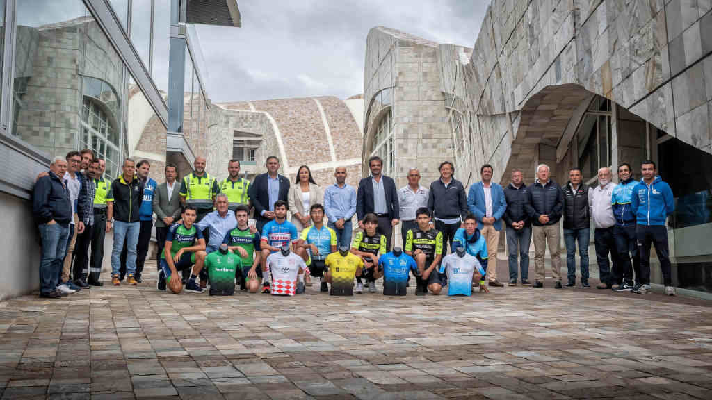 Presentación esta quinta feira da Volta á Galiza en Santiago (Foto: Nós Diario).