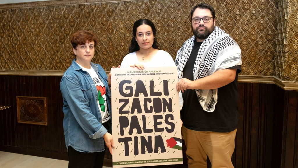 Ángela Gippini, Sara Ashour e Óscar valadares, da Coordinadora Galega de Solidariedade con Palestina. (Foto: Arxina)