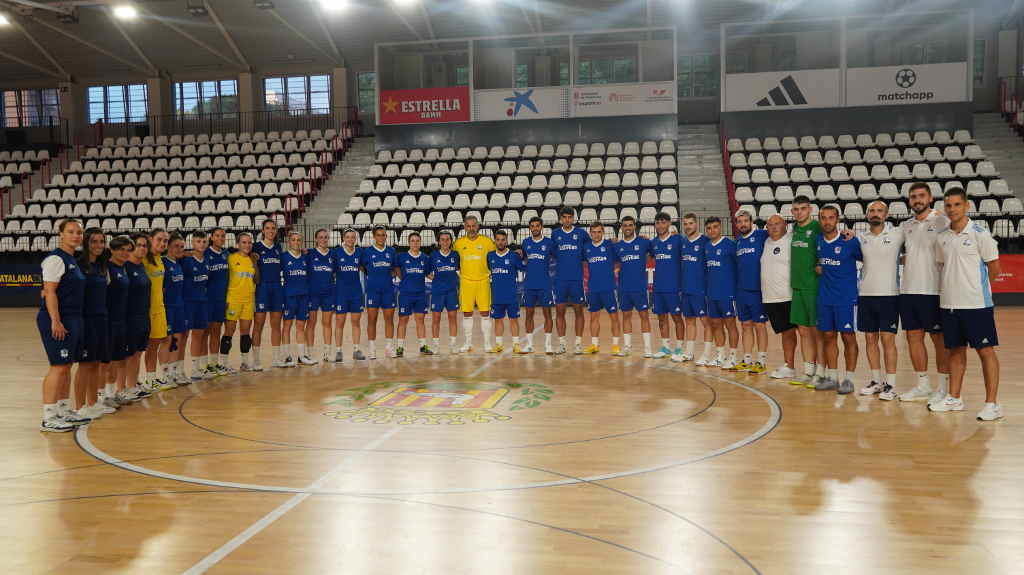 As seleccións galegas masculina e feminina esta terza feira en Santa Coloma de Gramenet. (FOTO: RFGF).