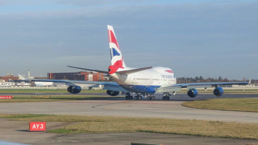 Un avión no aeroporto londiniense de Heathrow. (Foto: Route66)