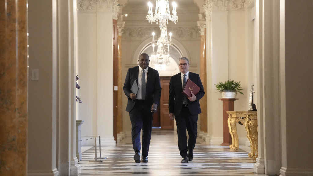 O responsábel de Exteriores británico, David Lammy, e o primeiro ministro Keir Starmer, a sexta feira en Washington. (Foto: Stefan Rousseau / PA Wire / DPA vía Europa Press)