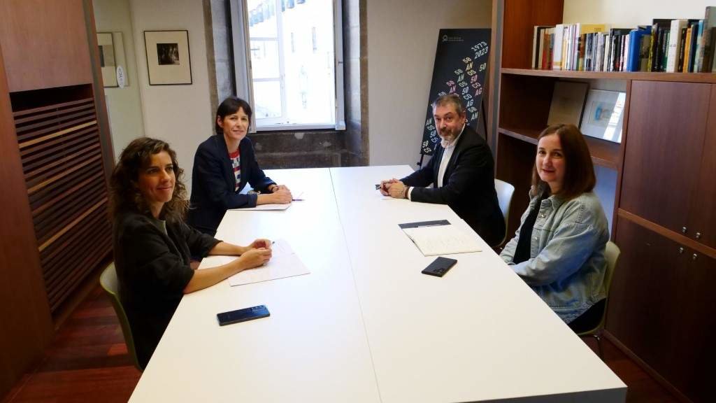 Alexandra Fernández e Ana Pontón, á esquerda, na reunión desta segunda feira. (Foto: Nós Diario)