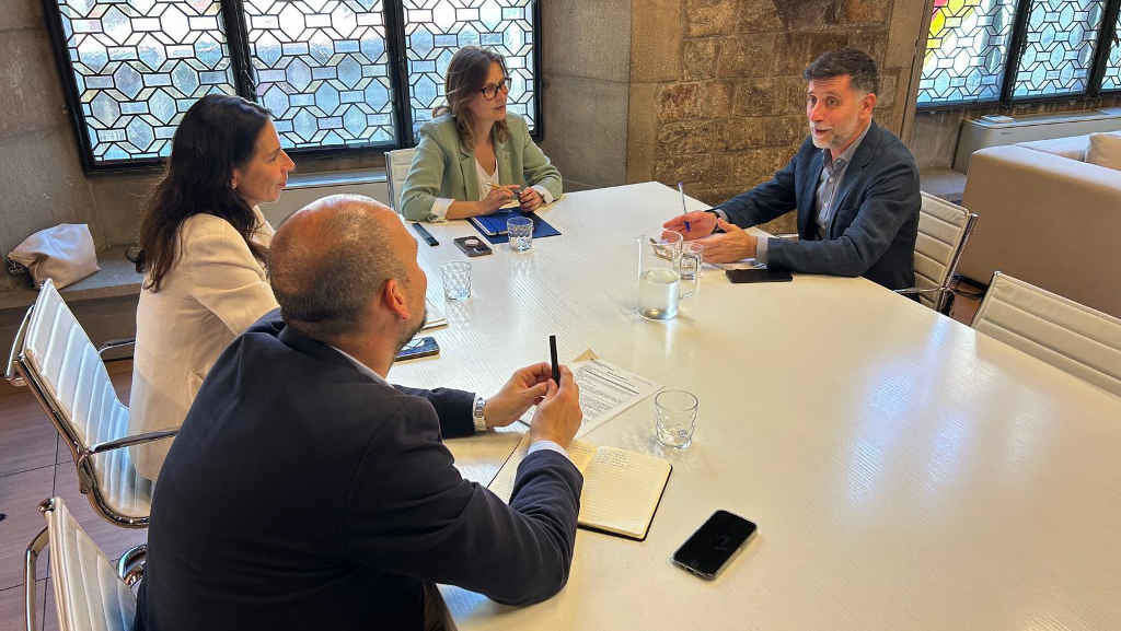 Franc Cortada (Oxfam), á dereita. (Foto: Generalitat de Catalunya)